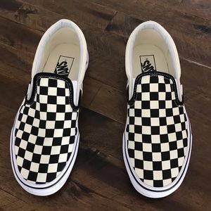 WOMEN'S VANS SLIP-ON SKATE SHOES